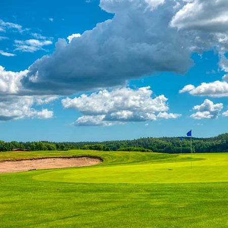 Kiladalens Golf & Lodge Нючепинг Экстерьер фото
